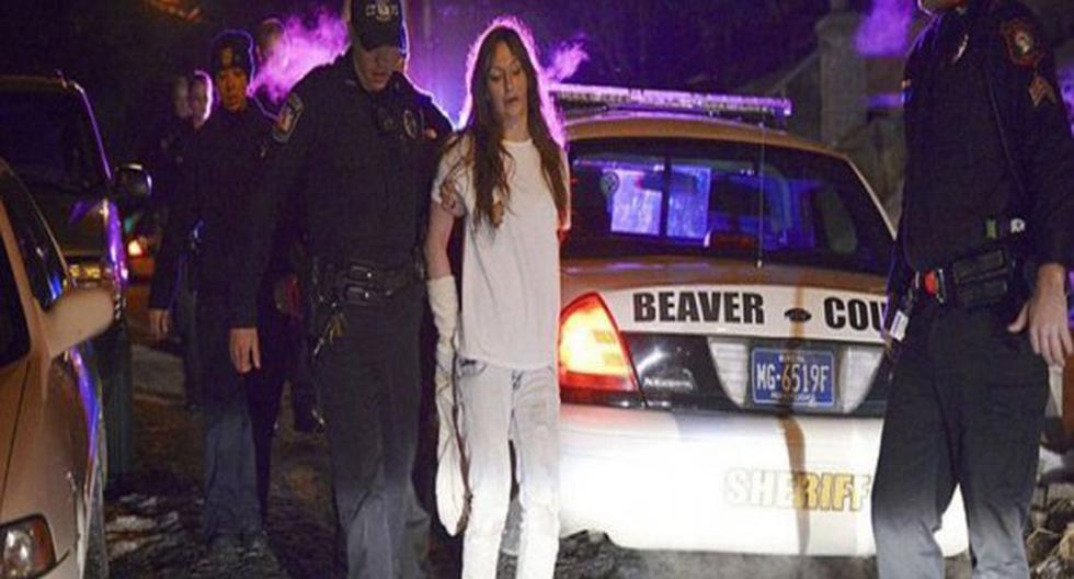 Roxanne Rimer estaba esposada pero fugó en patrulla policial.