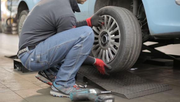 La revisión o cambio de neumáticos es vital para tener tu auto funcionando bien por mucho más tiempo. (Foto: Andrea Piacquadio / Pexels)