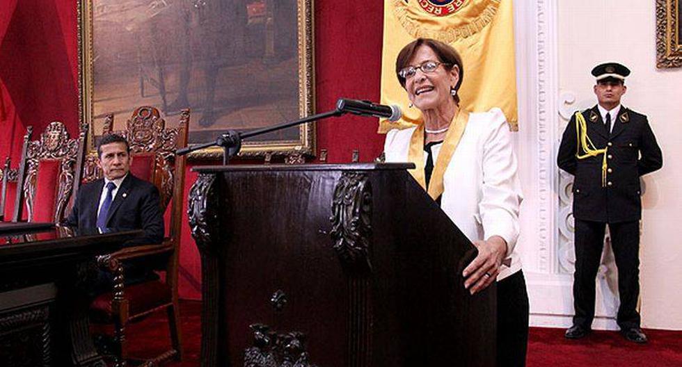 La alcaldesa fue escuchada atentamente por el presidente Ollanta Humala.