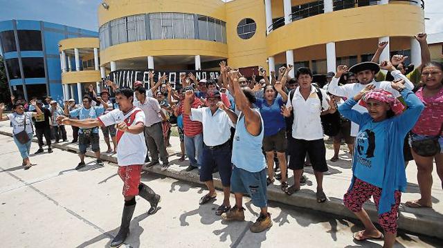Ucayali: moradores bloquean la sede municipal de Curimaná   - 1
