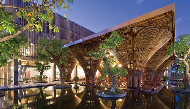 Este café fue diseñado por el estudio Vo Trong Nghia Architects y el principal elemento en su construcción es el bambú, muy tradicional en esta región asiática. (Fotos: V T N Architects)