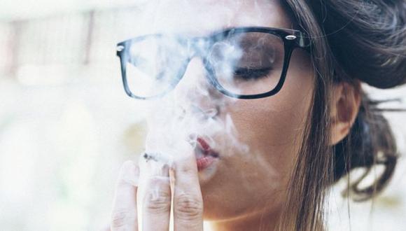 Los peligros para la salud asociados con el consumo del tabaco están bien documentados, pero hay un riesgo al cual la mayoría de fumadores ignora: la ceguera. (Foto: Getty Image)