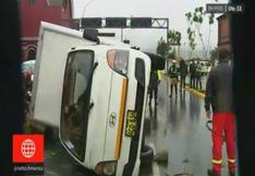 Cercado de Lima: 2 camiones se volcaron en distintas zonas