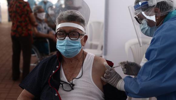 En la última etapa se tiene previsto vacunar a las personas de 18 a 59 años. (Foto: Jesus Saucedo/ @photo.gec)