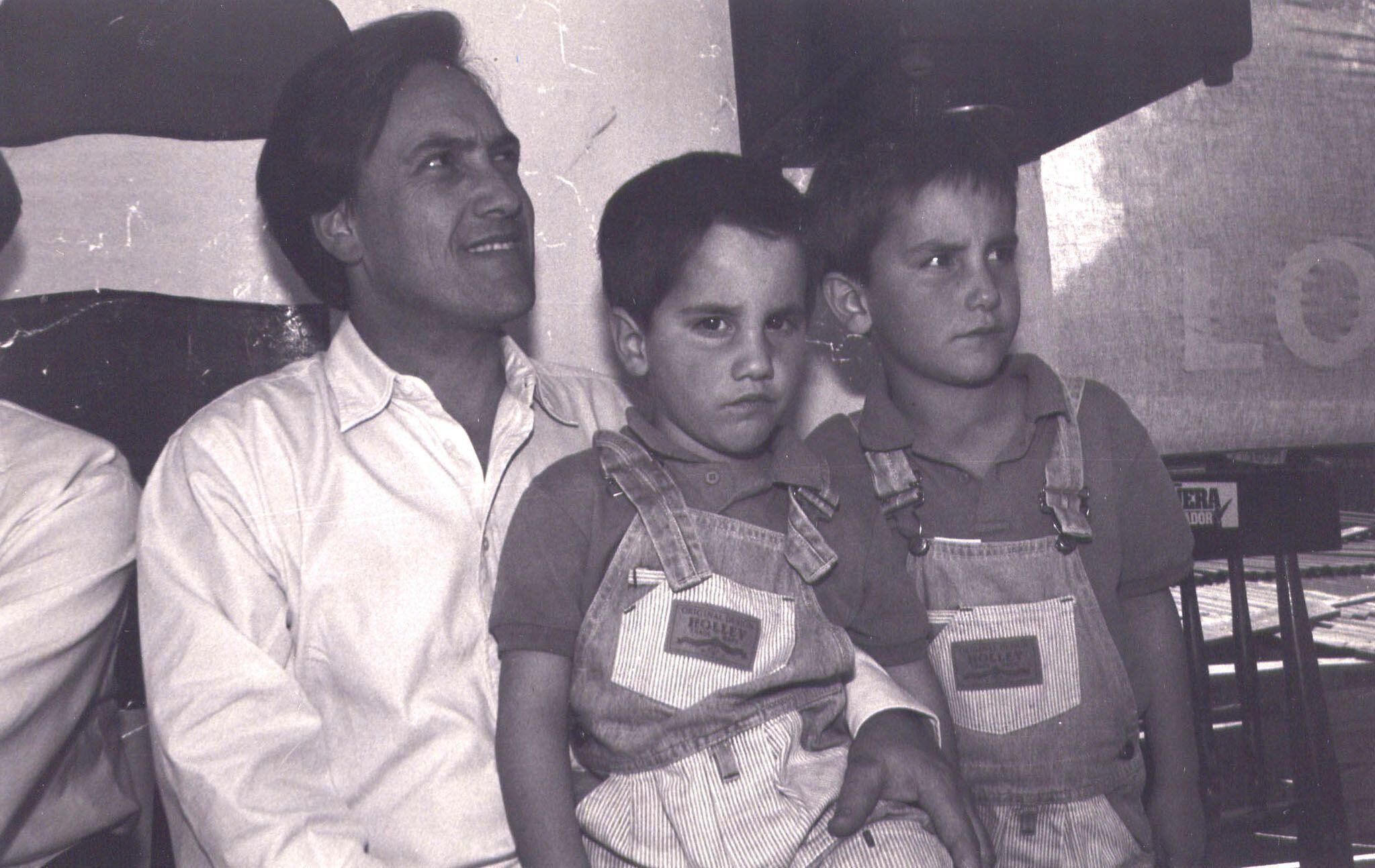 When his sons Sebastián and Cristóbal were children.  (FLICKR/SEBASTIÁN PIÑERA).