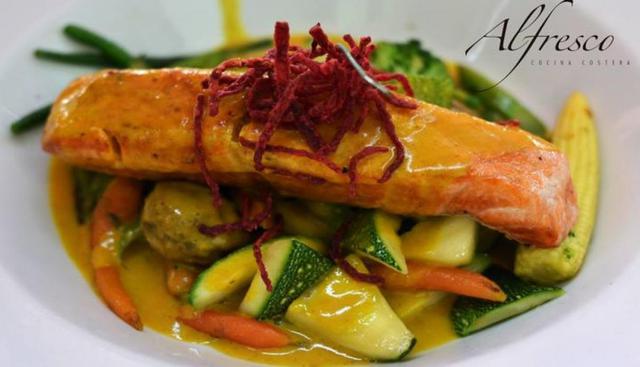 Al fresco. Este establecimiento te permite disfrutar de unos ricos almuerzos, como un salmón al estilo nueva meuniére sobre ravioles de hongos y espinacas con infusión de lavanda. El envío solo está disponible en Miraflores. Teléfono: 242- 8960 (Foto: FB de Alfresco)