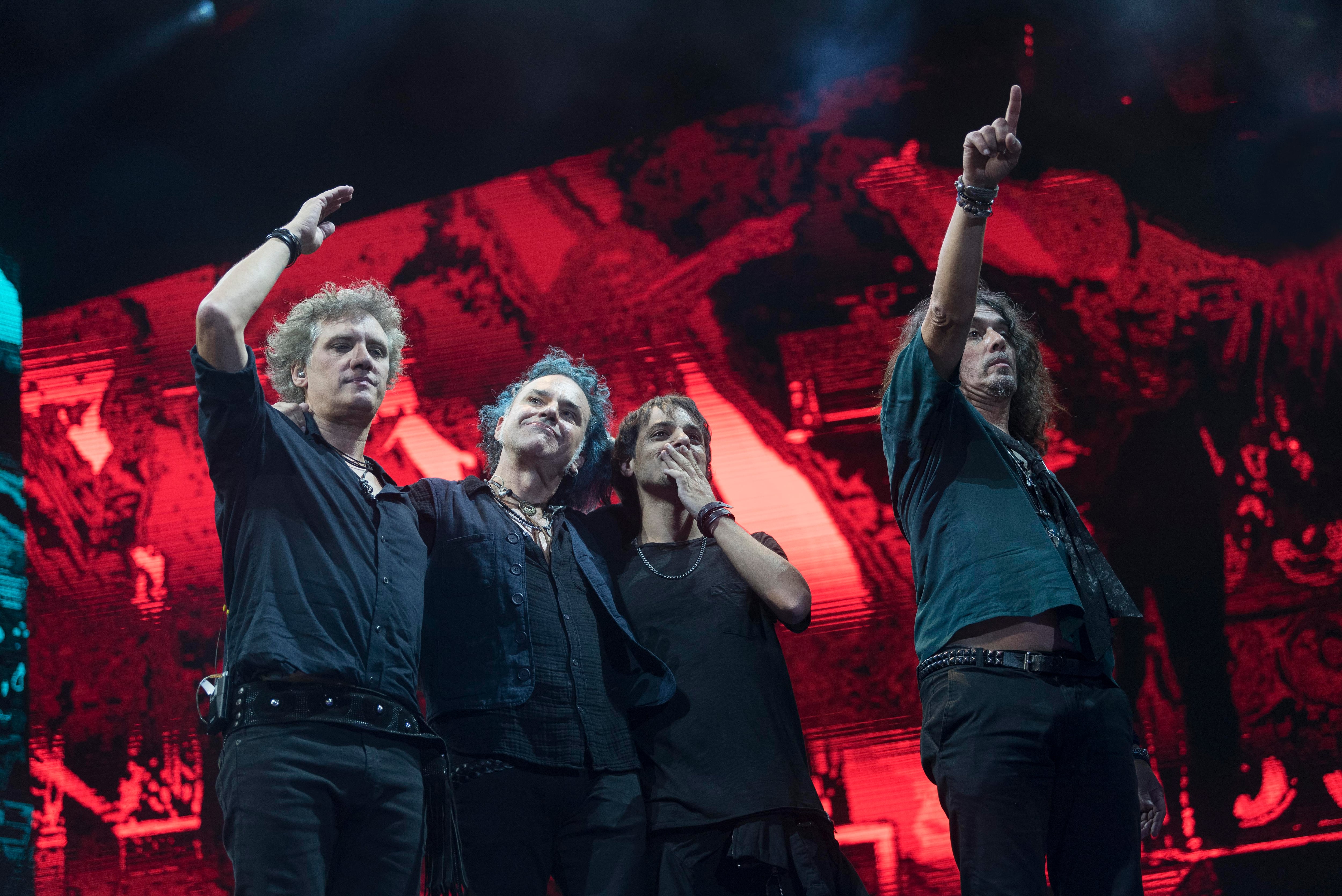Charly Alberti, Richard Coleman, Simón Bosio y Fabián Quintiero al final del concierto de "Gracias Totales" ofrecido en Lima. Foto: Gabriela Delgado (El Comercio)