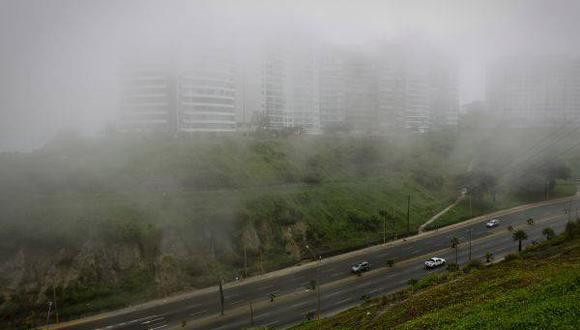 La niebla es más densa en los distritos cercanos al litoral capitalino | Foto: El Comercio / Referencial