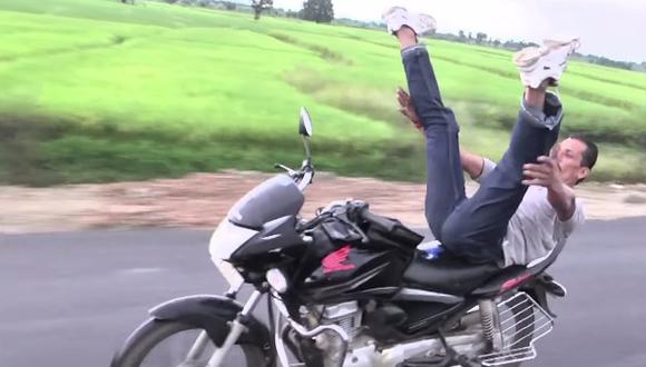YouTube: Cómo hacer yoga sobre una moto en marcha