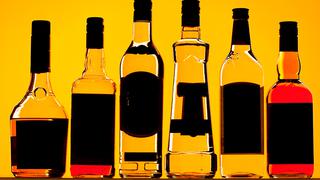 ¿Por qué el consumo de alcohol adulterado sigue siendo un problema en el país? 