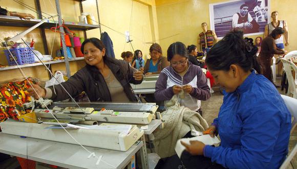 Del total de deudores en el sistema financiero, las mujeres representaban el 45%. Cinco años más tarde, en el 2019, pasaron a ser casi el 50%, sefún la SBS. (Foto: El Comercio)