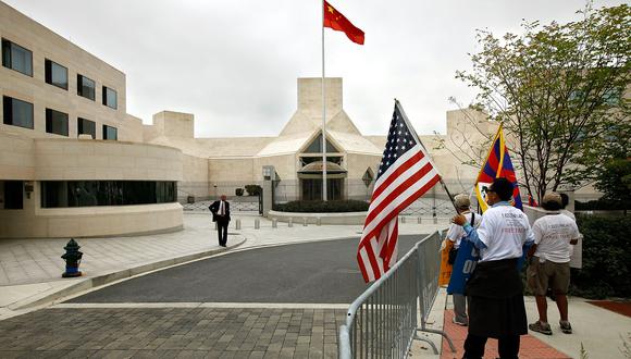 Una imagen de la Embajada de China en Estados Unidos de julio del 2010. (Chip Somodevilla/Getty Images/AFP).