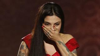 Mon Laferte llora de emoción al ganar su primer Grammy