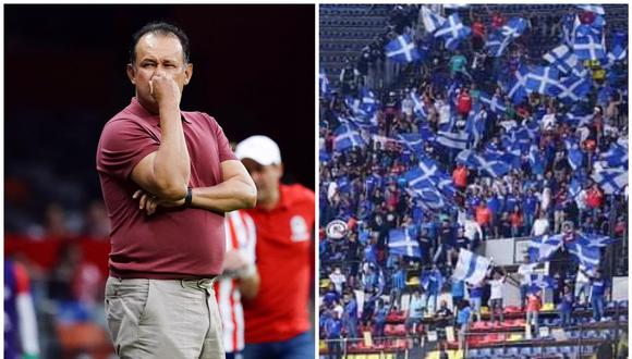 Hinchas de Cruz Azul pidieron la salida de Juan Reynoso por nueva derrota. (Foto: AP/Composición)