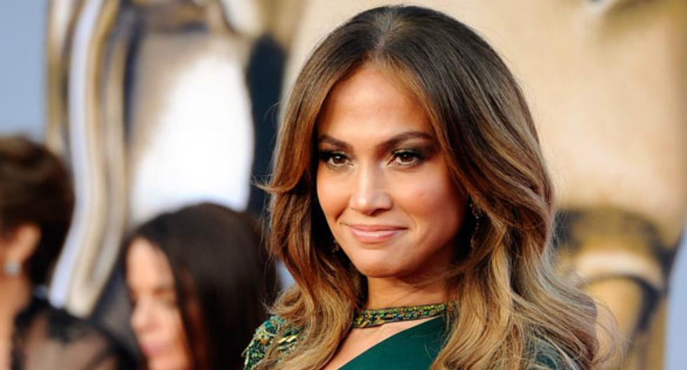 Jennifer Lopez dejó paralizados a sus fans al verla en esta fotografía de ha generado muchas polémicas. (FOTO. Getty Images)