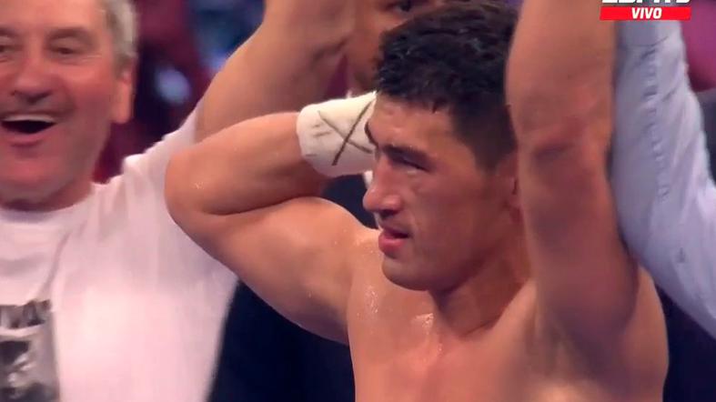 Bivol venció al Zurdo Ramírez en Abu Dhabi | RESUMEN