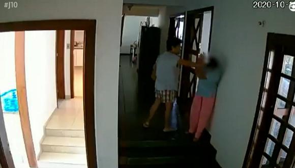 La embajadora Marichu Mauro deberá retornar a Filipinas a explicar las imágenes donde se le ve golpeando a una empleada. (Foto: captura Twitter)