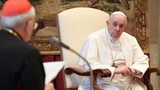 Dos cardenales del Vaticano, ayudantes del papa Francisco, dan positivo al coronavirus