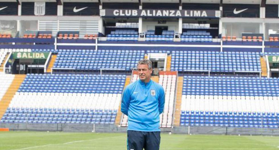 Pablo Bengoechea daría un paso al costado Alianza Lima por asuntos familiares. | Foto: Club AL