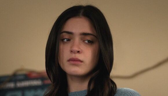 Luna Blaise interpreta a Olive Stone, la hermana de Cal e hija de Ben en “Manifiesto”” desde la temporada 1 (Foto: Netflix)
