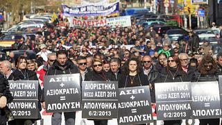 Griegos volvieron a salir a las calles para rechazar recortes del Gobierno