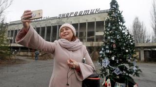 Levantan primer árbol de Navidad en Prípiat desde el accidente nuclear de Chernobyl