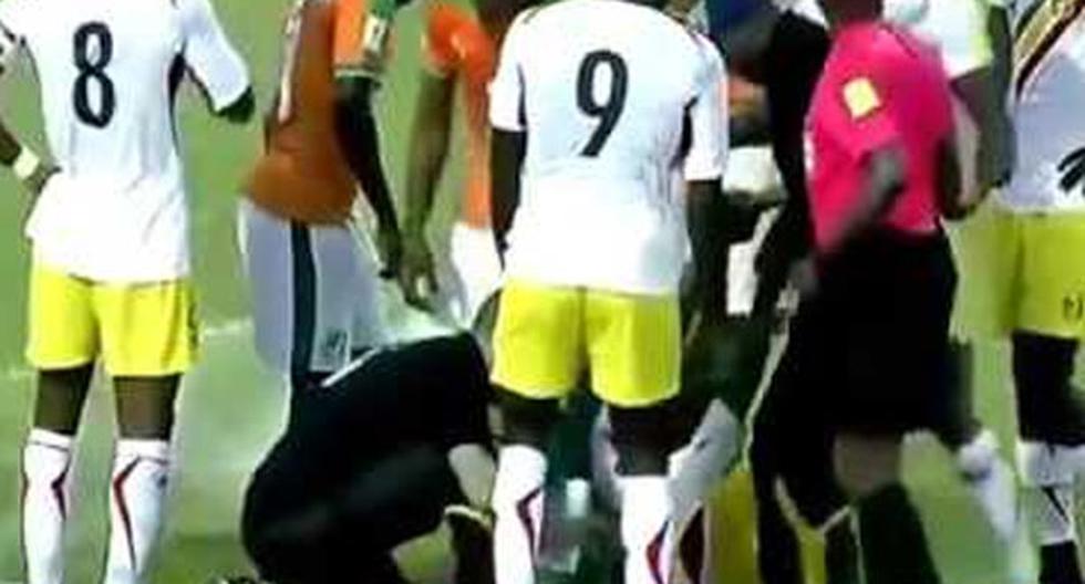 Jugador de Malí estuvo a punto de morir tras recibir fuerte golpe en la cabeza | Foto: Captura