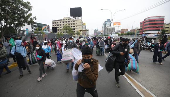 Las personas han comenzado a salir a las calles conforme se han ido levantando las medidas restrictivas. (Foto: Britanie Arroyo)