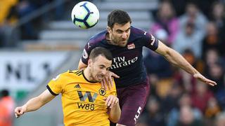 Arsenal cayó 3-1 ante Wolverhampton y se aleja de la Champions