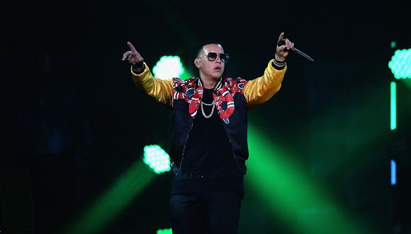 Daddy Yankee interpretó sus temas más conocidos: desde "La gasolina" hasta "Shaky shaky". (Crédito: AFP)