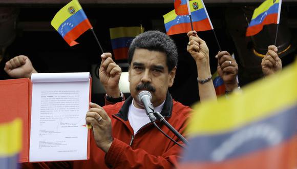 Nicolás Maduro firmó las bases de la Asamblea Constituyente para ser entregada al Consejo Nacional Electoral