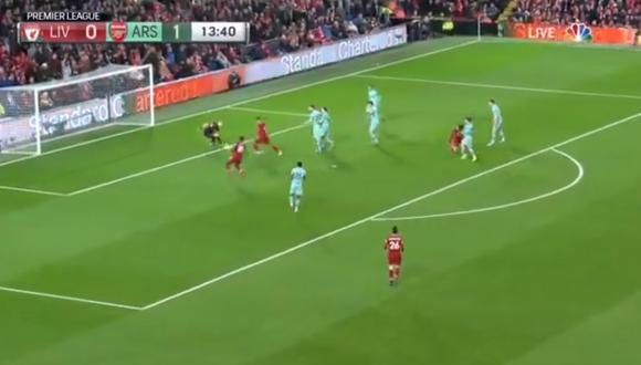 Roberto Firmino le quitó la sonrisa al Arsenal después de anotar el empate transitorio. Lo curioso de la conquista fue el escandaloso fallo en el último bloque gunner. (Foto: captura de video)