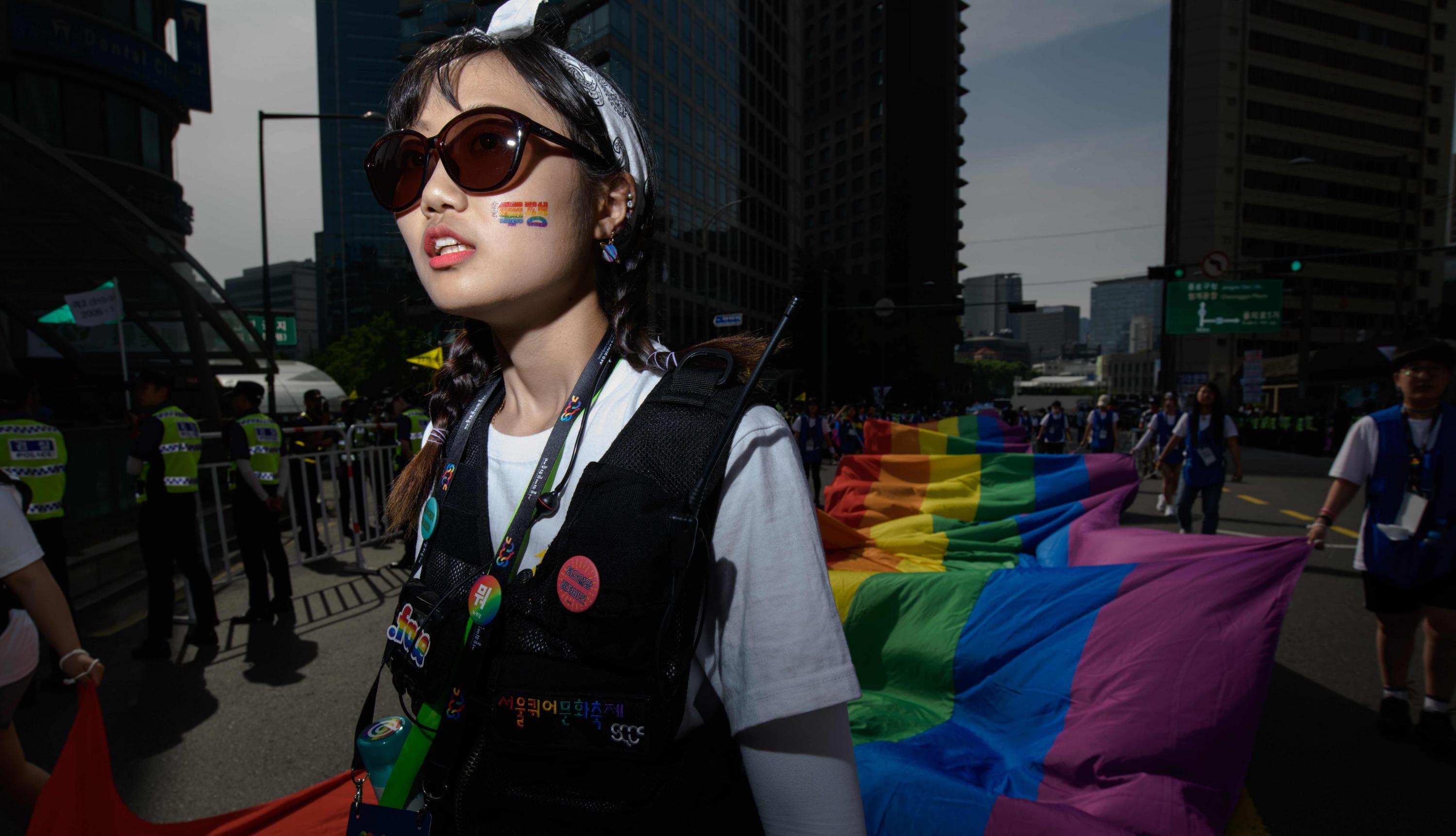 Unas 70.000 personas se dieron hoy cita en el centro de Seúl para celebrar la 20 edición del desfile del Orgullo LGTB en Corea del Sur. (AFP).