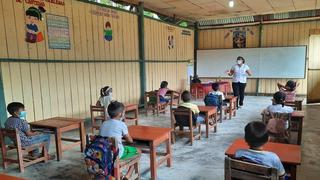 Día del Maestro: hoy comienza vacunación contra el COVID-19 a profesores de zonas rurales