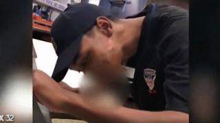Cocinero escupe en pizza que preparaba y es detenido por la policía