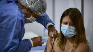 Argentina supera los 2 millones de vacunados contra el coronavirus y espera la llegada de más dosis 