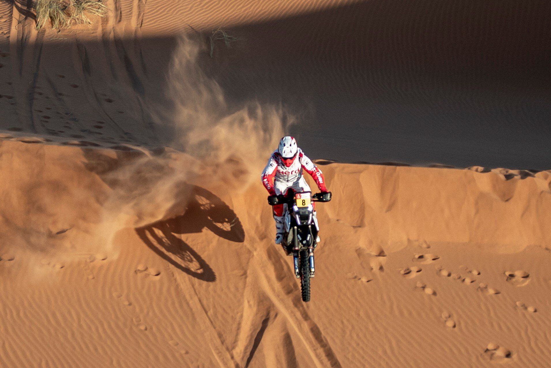 El motociclista portugués Paulo Goncalves, durante la etapa siete del Rally Dakar 2020 entre Riyadh y Wadi Al-Dawasir en Arabia Saudí. EFE / ANDRE DOLOR
