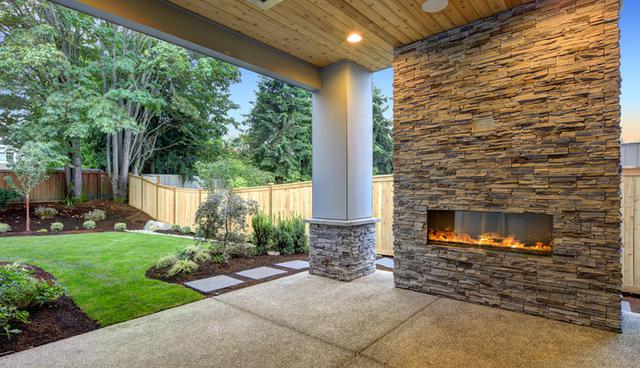 Se recomienda las fachaletas, el mármol y cualquier tipo de piedra para revestir las paredes de tu patio. (Foto: Shutterstock)