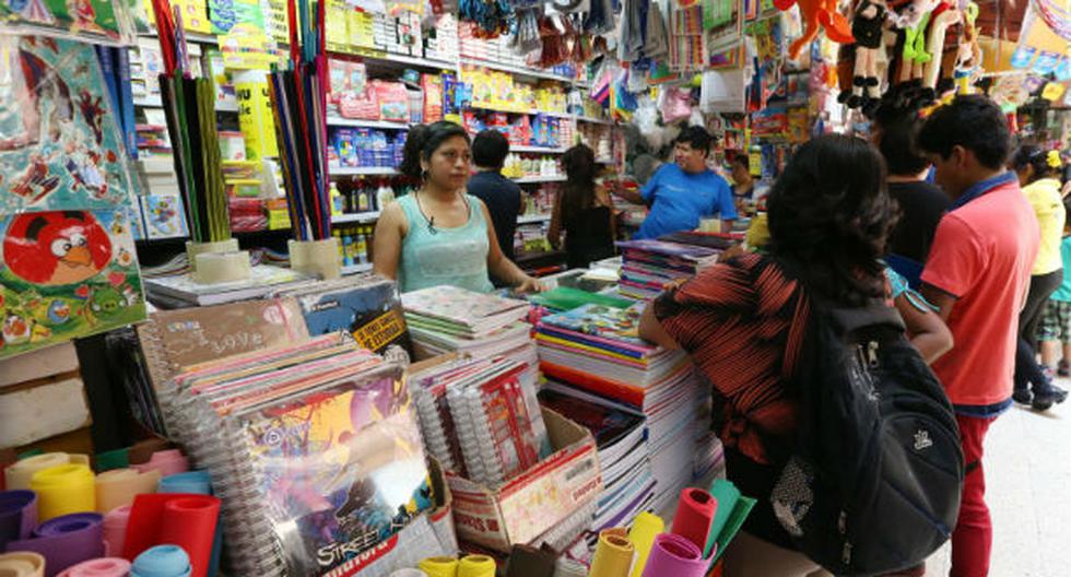 Los útiles no serán el único gasto, con la presencialidad regresan gastos dormidos como la movilidad, uniformes, libros, pensiones y más pagos de escolaridad. (Foto: Agencia Andina, antes de la pandemia)