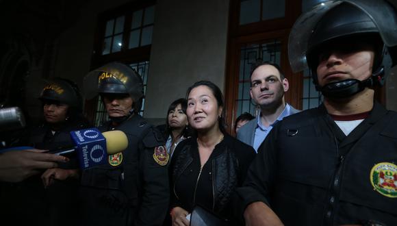 La lideresa de Fuerza Popular, Keiko Fujimori, dijo que se someterá al test de coronavirus ni bien sea excarcelada. “Hemos decidido que mientras no tengamos el resultado de esa prueba, no voy a poder reunirme con mis hijas”, indicó. (Foto: Hugo Pérez / El Comercio)
