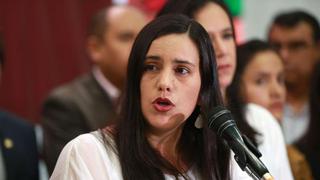 Verónika Mendoza: “Corrupción también es cuando un gobierno antipatriota como el del año 2000 entrega un monopolio”