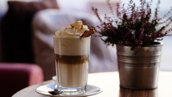 El café frappé es un café helado con una gran cantidad de espuma en la superficie. (Foto: Pexels)