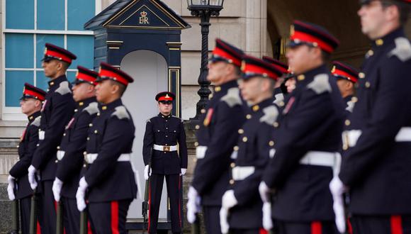 El informe dice que la presunta presencia de extremistas en las filas militares es un “problema moral, social y operativo apremiante”.