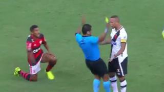 Árbitro simuló una agresión de Luis Fabiano y lo echó [VIDEO]