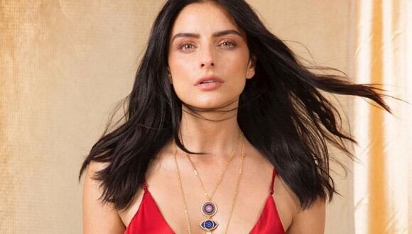 Aislinn Derbez fue operada de emergencia, pero pudo celebrar el 10 de mayo con su hija. (@aislinnderbez).