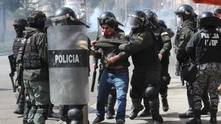 Choques entre policías y cocaleros dejan 6 heridos y 33 detenidos en Bolivia | FOTOS