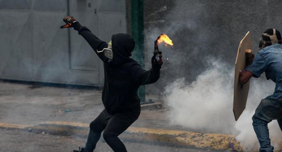 Movilización en Caracas terminó con un fuerte enfrentamiento con los agentes policiales. (Foto: EFE)