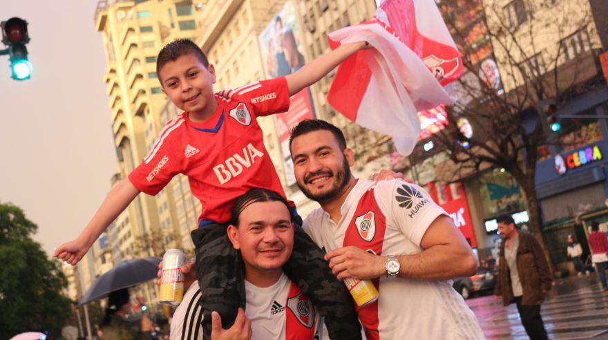 ¡River Plate campeón de la Libertadores! Así celebraron los hinchas 'Millonarios' en el Obelisco | VIDEO. (Foto: Aldo Cadillo - El Comercio)