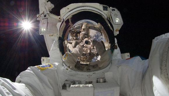¿Cómo sobreviven los astronautas la soledad en el espacio?