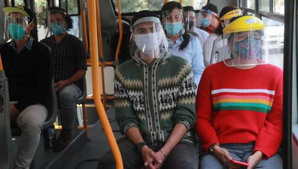 “Educar claramente sobre cómo limitar el contagio [...] y otras medidas similares harían que la disciplina de los peruanos dé mejores frutos, en lugar de campañas para culpar a la población por la muerte de sus seres queridos”. (Foto: GEC).